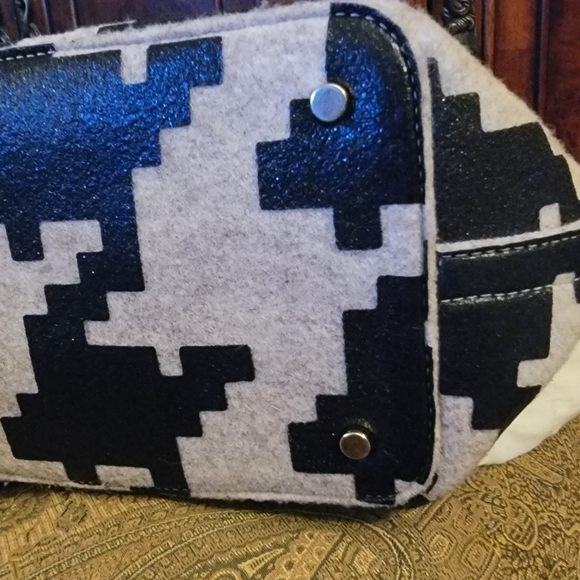 ‼️SOLD‼️Kate Spade Tote, Fabric, Like Brand New - Picture 8 of 13